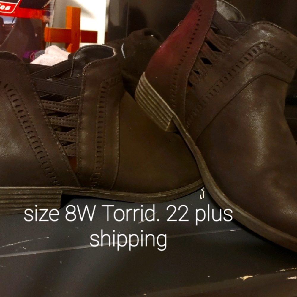 Charcoal black torrid size 8